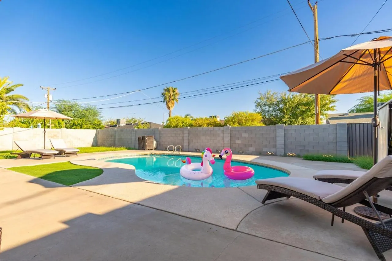 Scottsdale Gem! Pool, Patio, & Prime Location!ヴィラ
