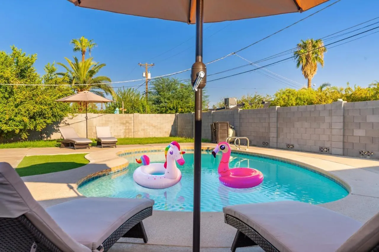 Scottsdale Gem! Pool, Patio, & Prime Location!ヴィラ 0*,