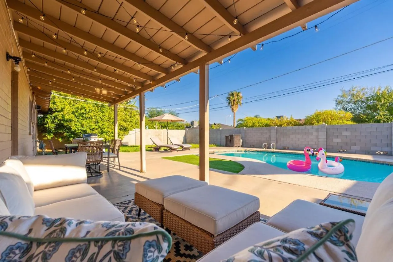 Scottsdale Gem! Pool, Patio, & Prime Location!ヴィラ