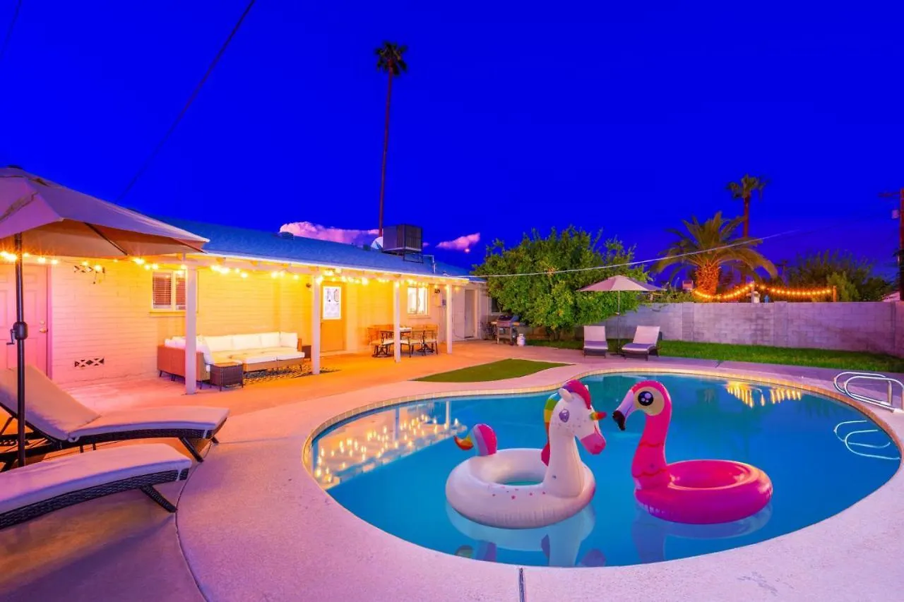 Scottsdale Gem! Pool, Patio, & Prime Location!ヴィラ